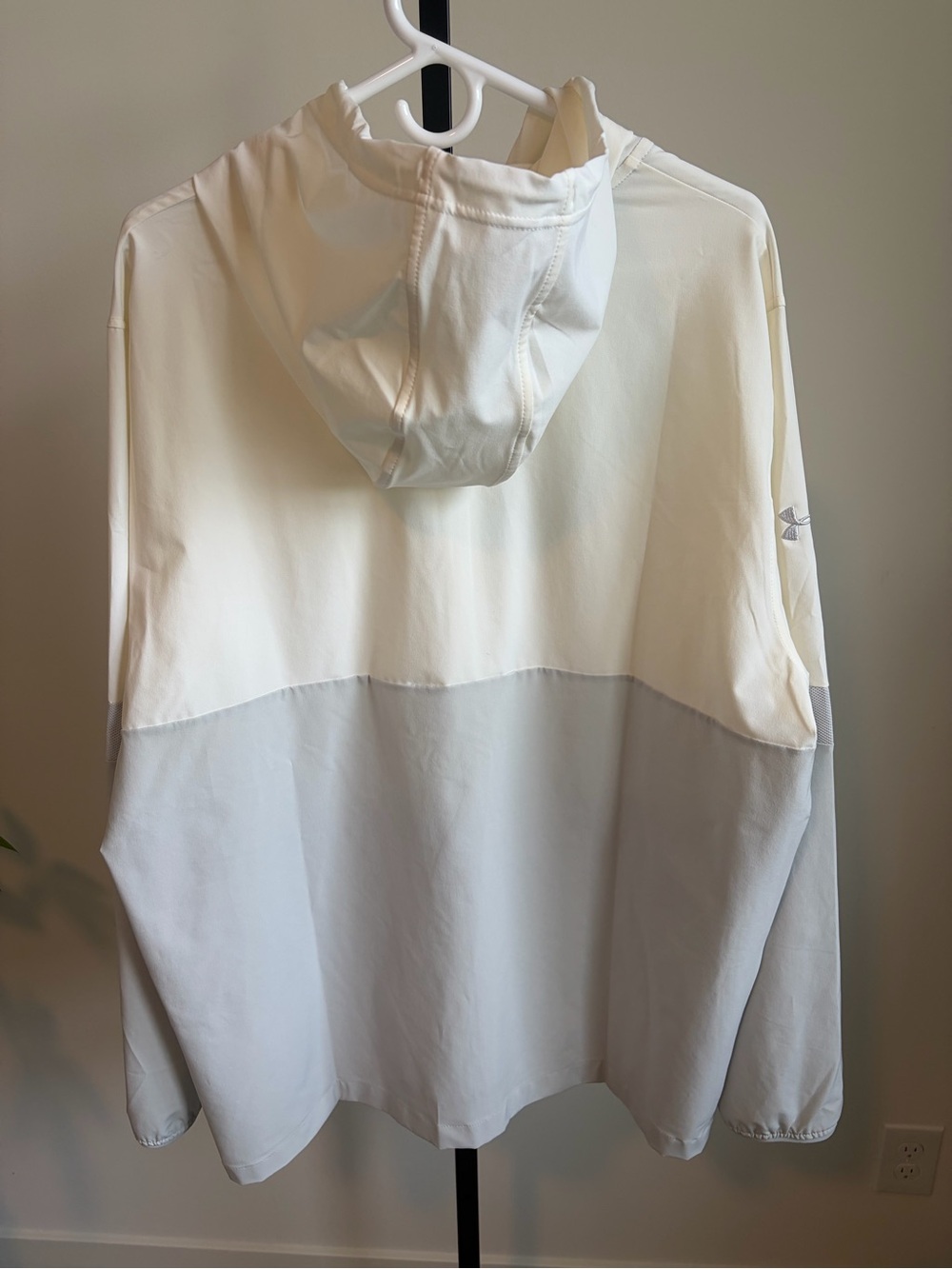 Under Armour Women’s XXL Hooded Windbreaker Jacket Cream Gray Full Zip - Picture 3 of 9